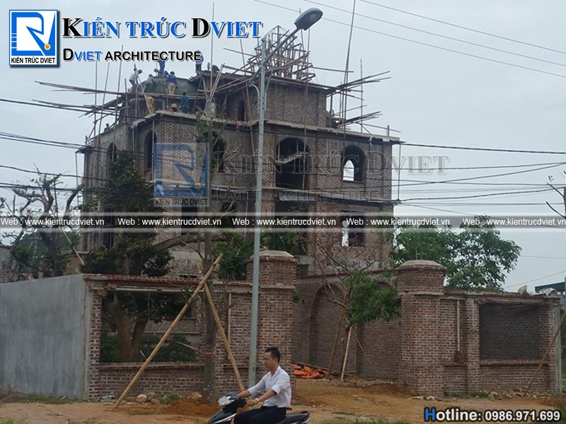 THIẾT KẾ BIỆT THỰ LÂU ĐÀI PHÁP CỔ ĐIỂN 3 TẦNG 1 TUM SANG TRỌNG